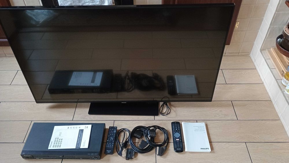 TV Philips 49 HD 4K + DVD Pioneer 310