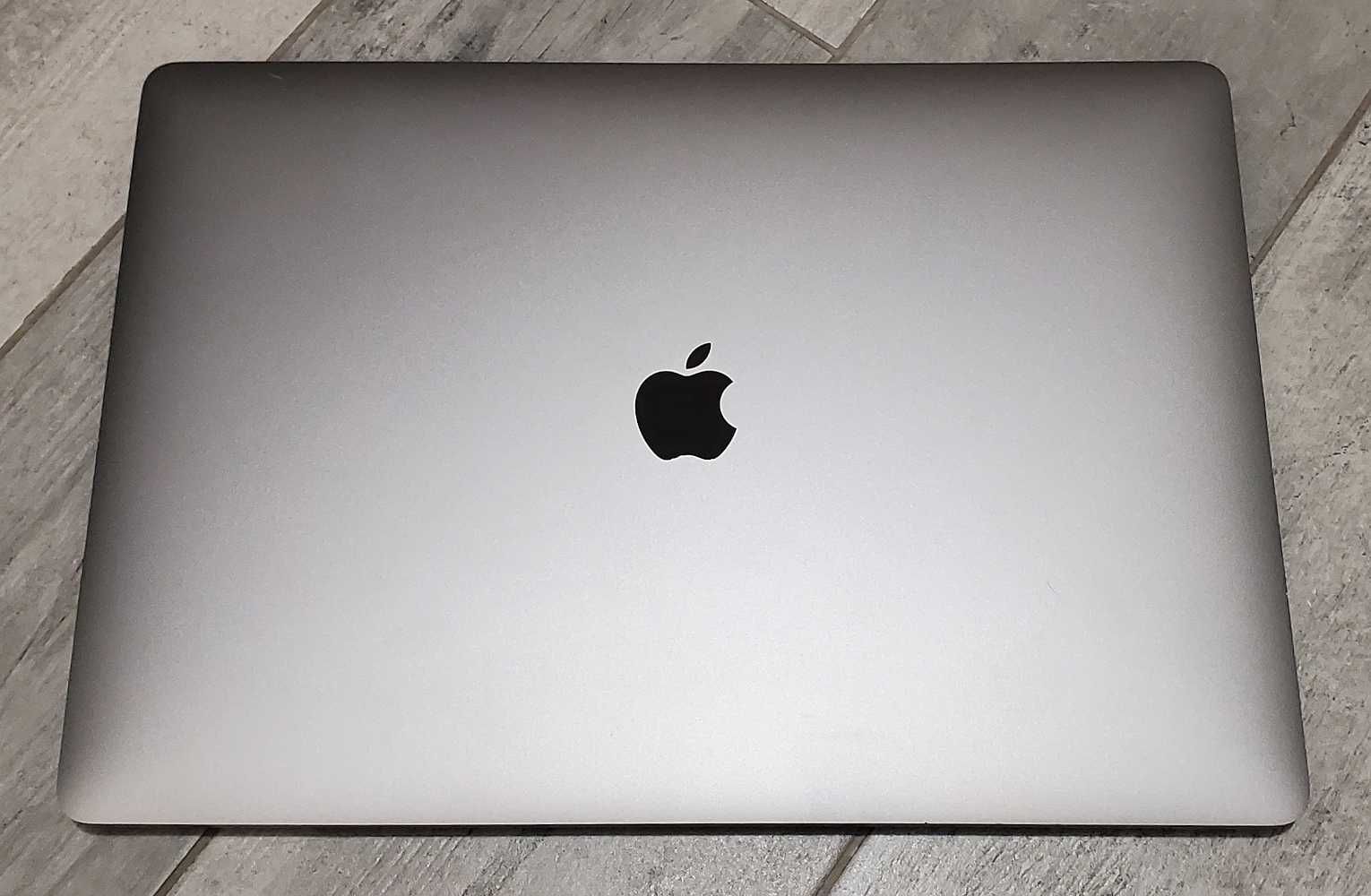 2019 MacBook Pro 16 - INTEL i7 6C 2.6 GHz - 32GB DDR4 RAM - SSD 512GB