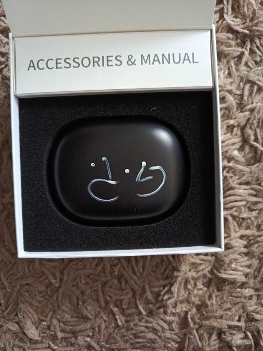 Douszne słuchawki bezprzewodowe RS7