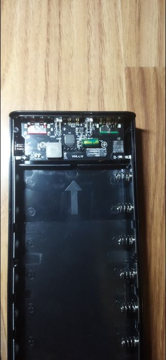 Корпус повербанка 8*21700