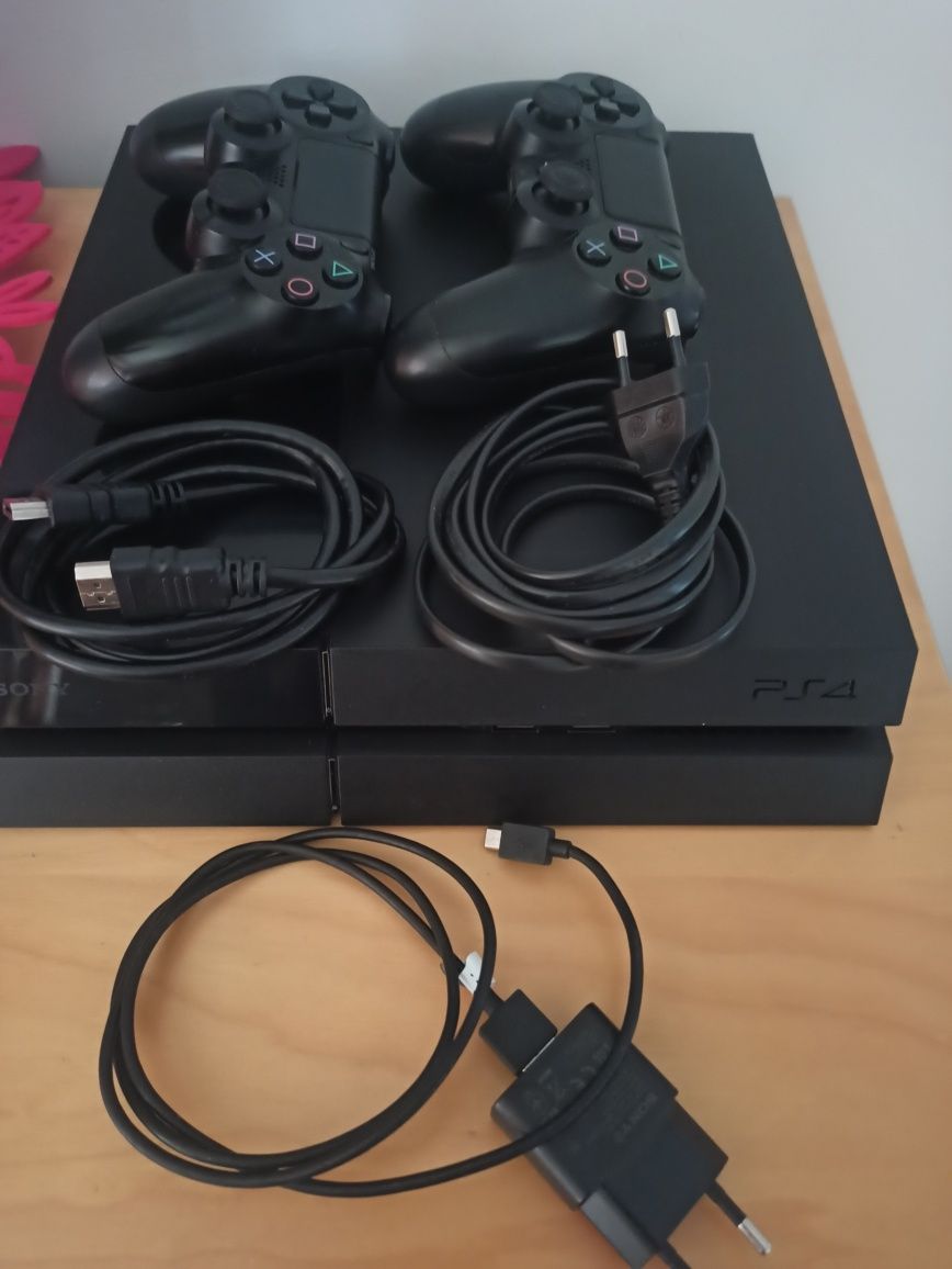 Konsola PlayStation 4 ps 4 + 2 pady