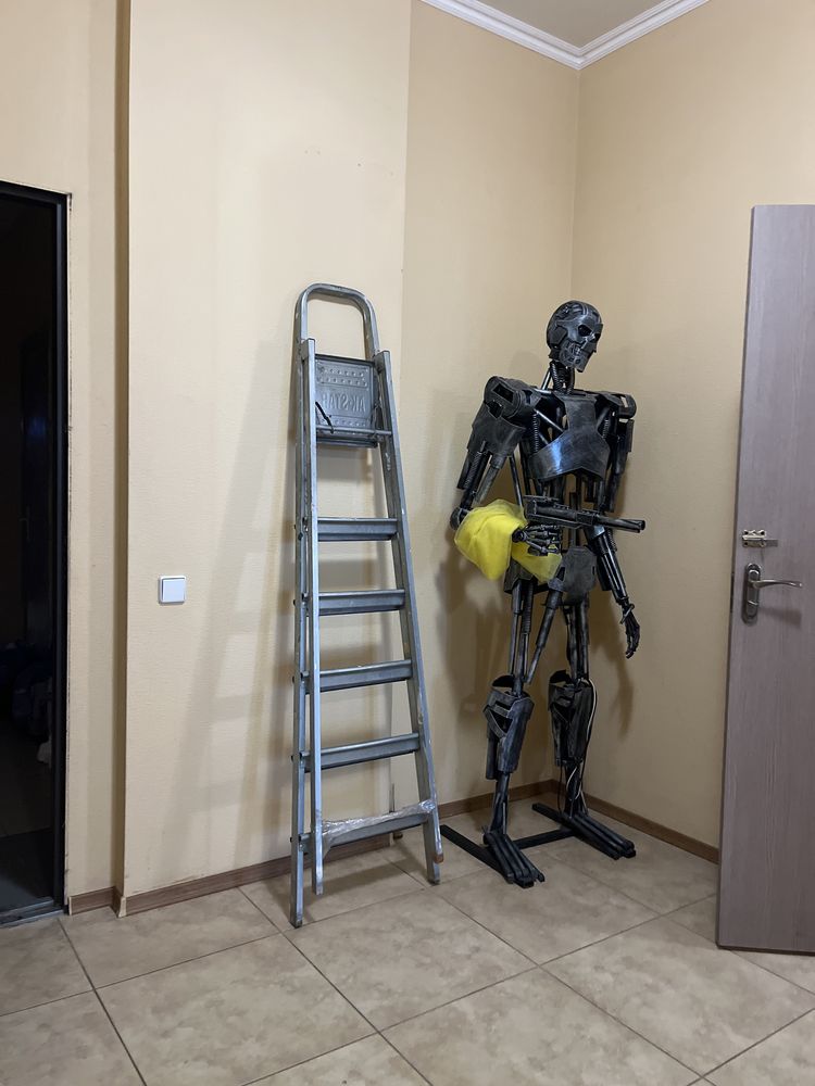 термінатор з металу