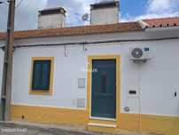 Moradia T3 com  quintal  Casa Branca  - Santiago do Escoural