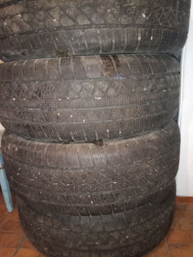 Зимова резина 265/60 R18 4шт.