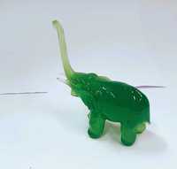szkło zielone figurka słoń