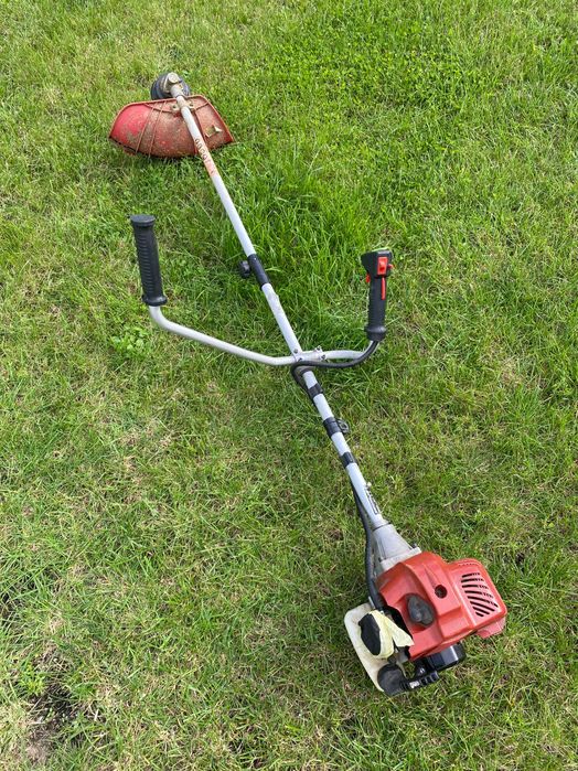 Kosa spalinowa z szelkami