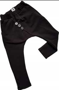 Czarne spodnie Baggy z guzikami przeszyciem