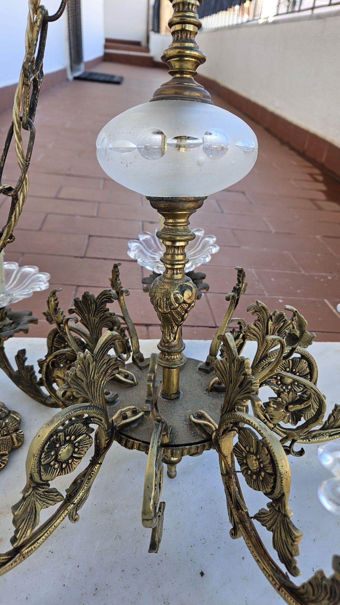 Candeeiro de teto em latão