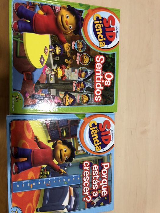 Livros infantis como novos