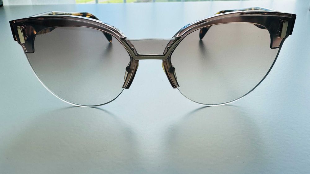 Óculos sol Prada SPR04U - novos