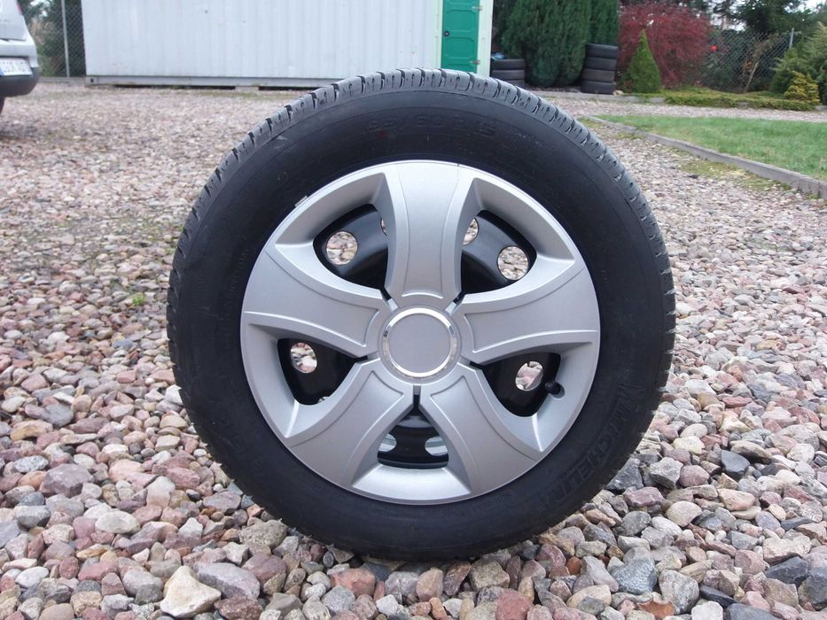 Kołpaki 16'' srebrne komplet