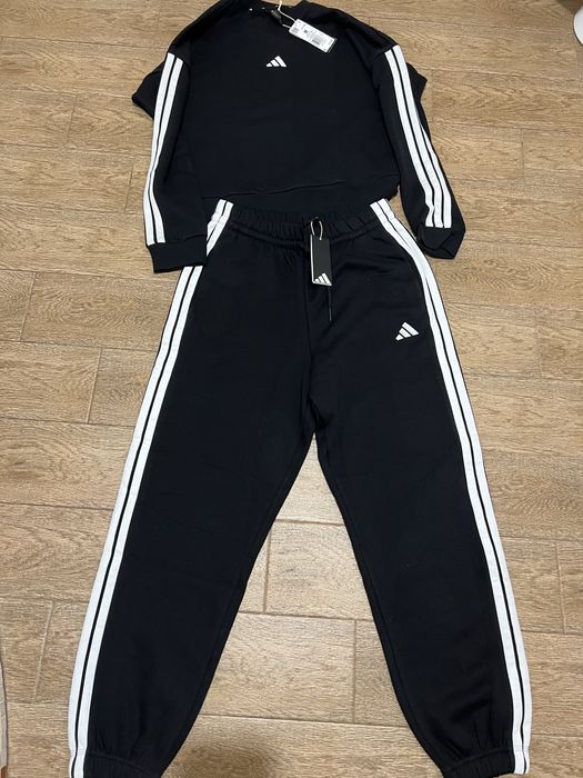 Продам спортивний костюм adidas на флісі