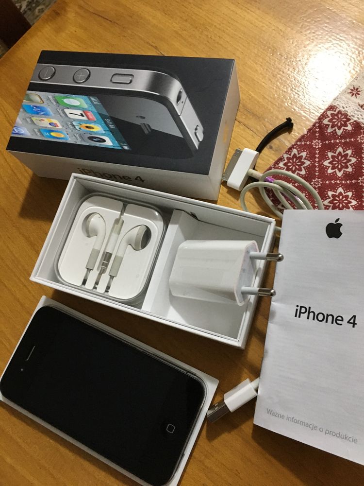 iPhone 4, 16 GB, kolekcjonerski, z pełnym zestawem akcesoriów