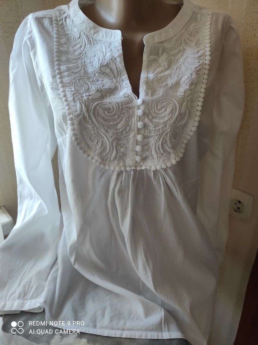 Блуза женская хб белого цвета с длинным рукавом и вышивкой