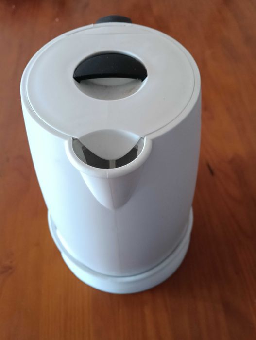 Jarro Elétrico BECKEN (2000 W - 1.5 L)