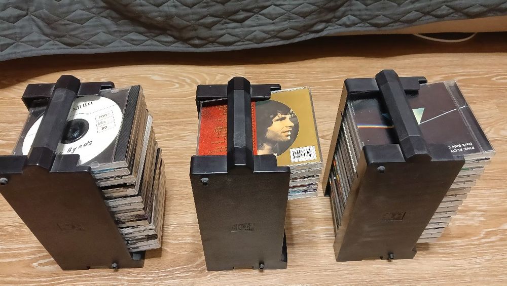 3 полички для компакт-дисків