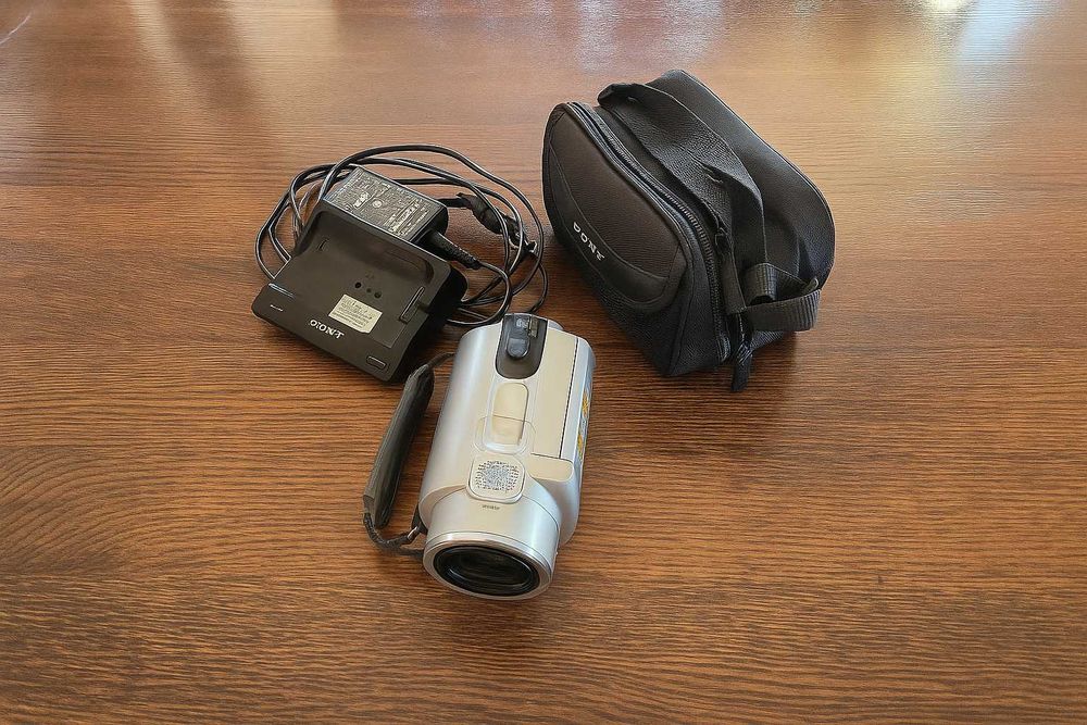 Sony Handycam DCR-SR190 – kamera + pełen zestaw akcesoriów