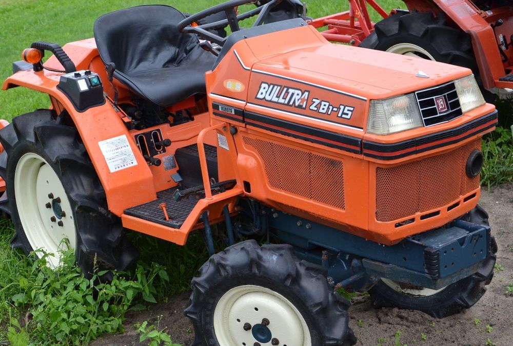 Traktorek ogrodowy Kubota 15,5 KM 4x4 glebogryzarka nie Yanmar Iseki