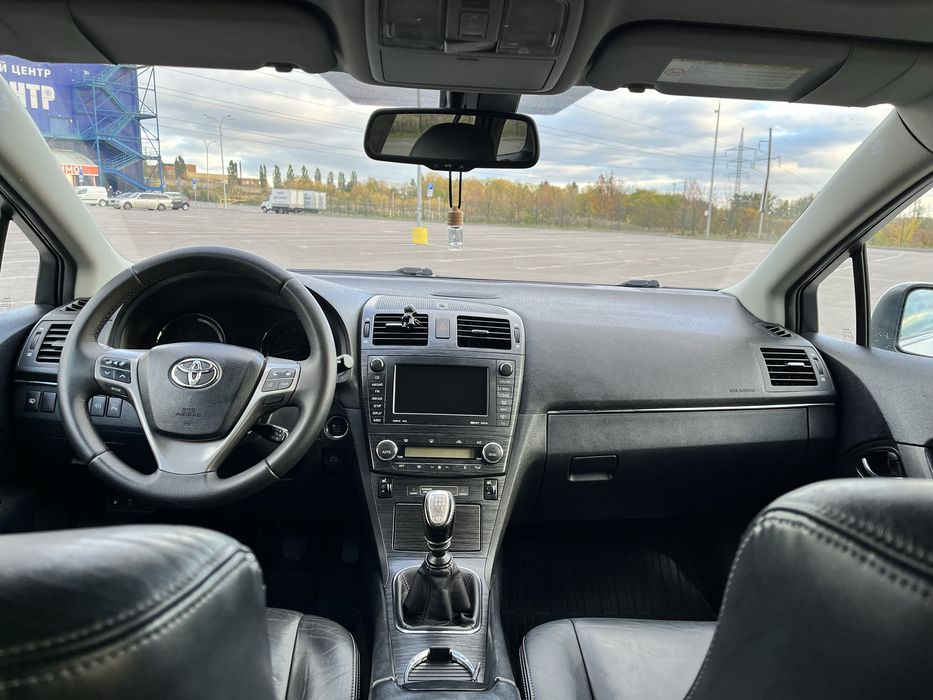 Тойота Авенсіс Т27