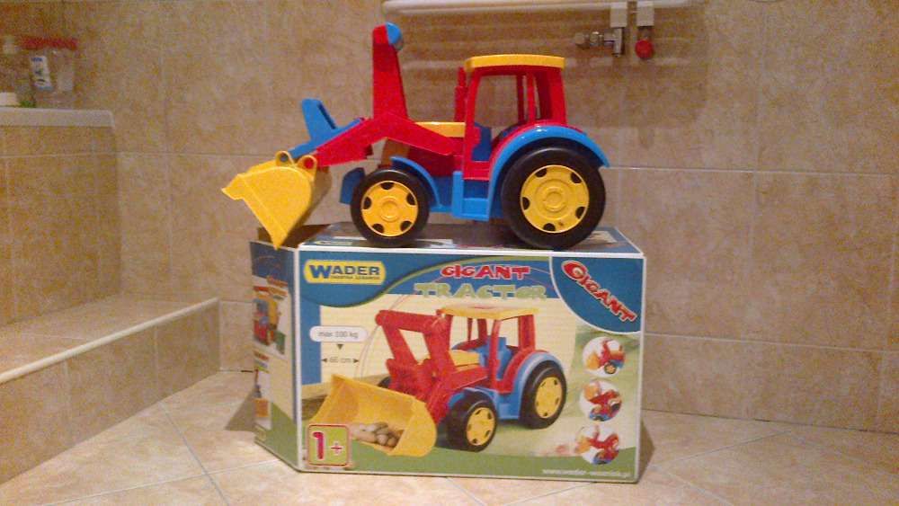 Traktor Gigant firmy Wader