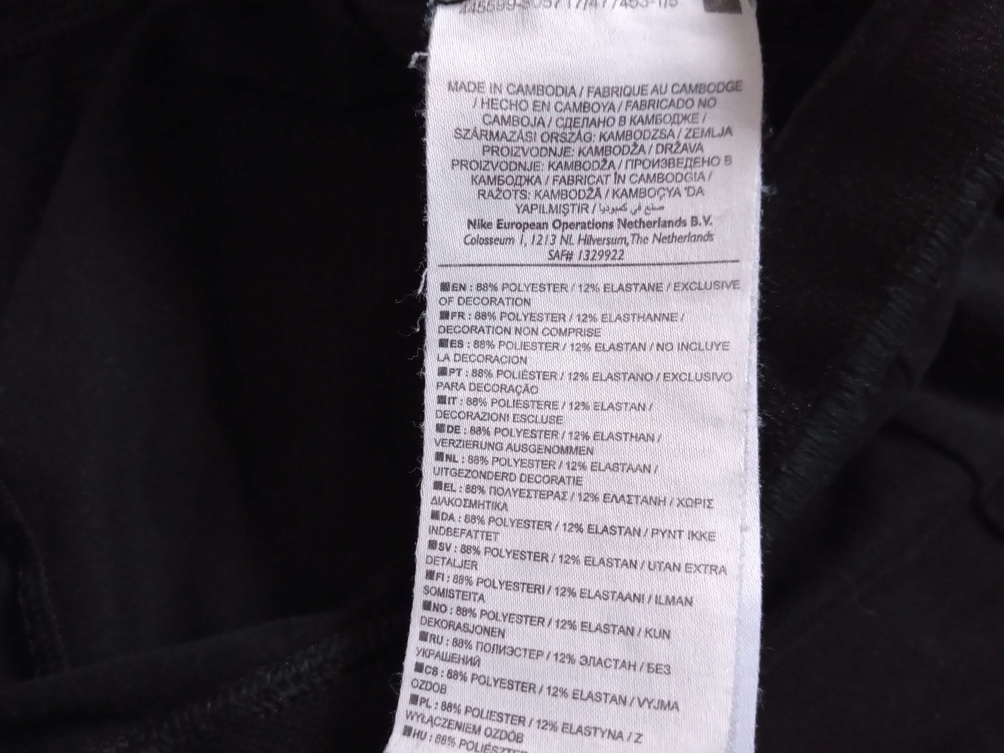 Czarne spodnie za kolano Nike charemki unisex