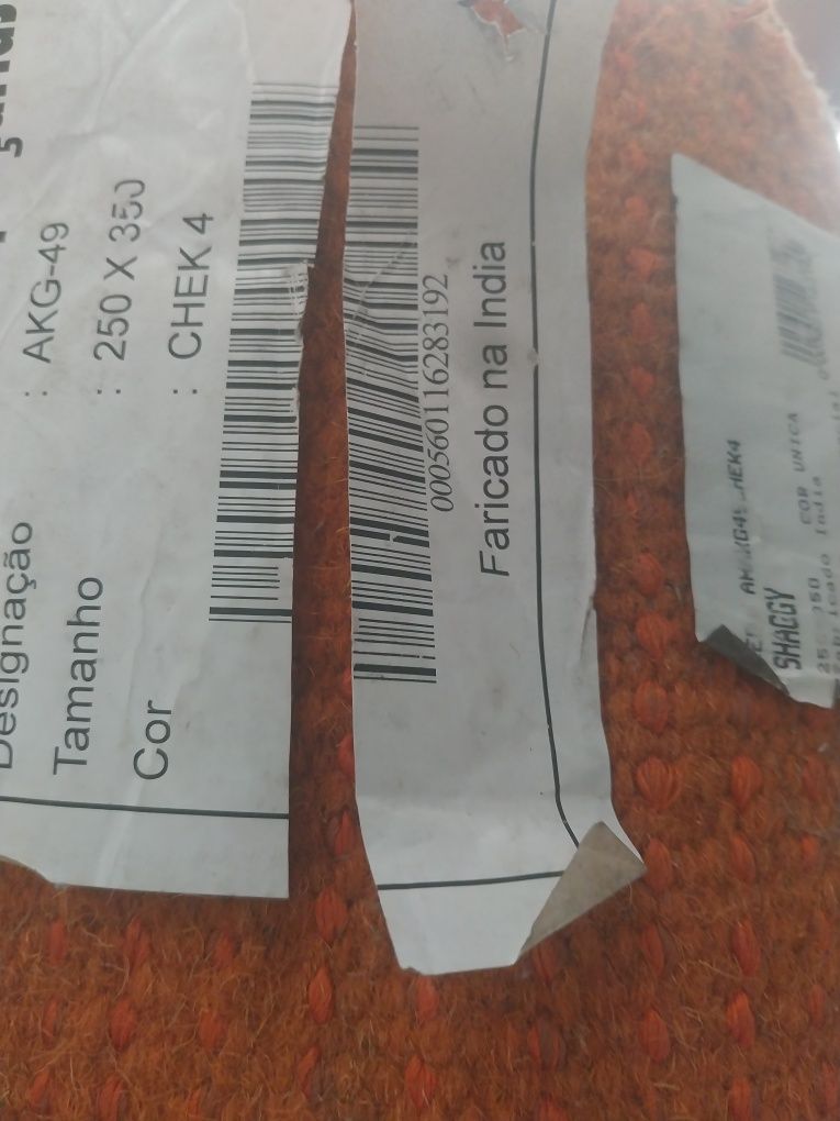 Carpete sem uso vendo para desocupar