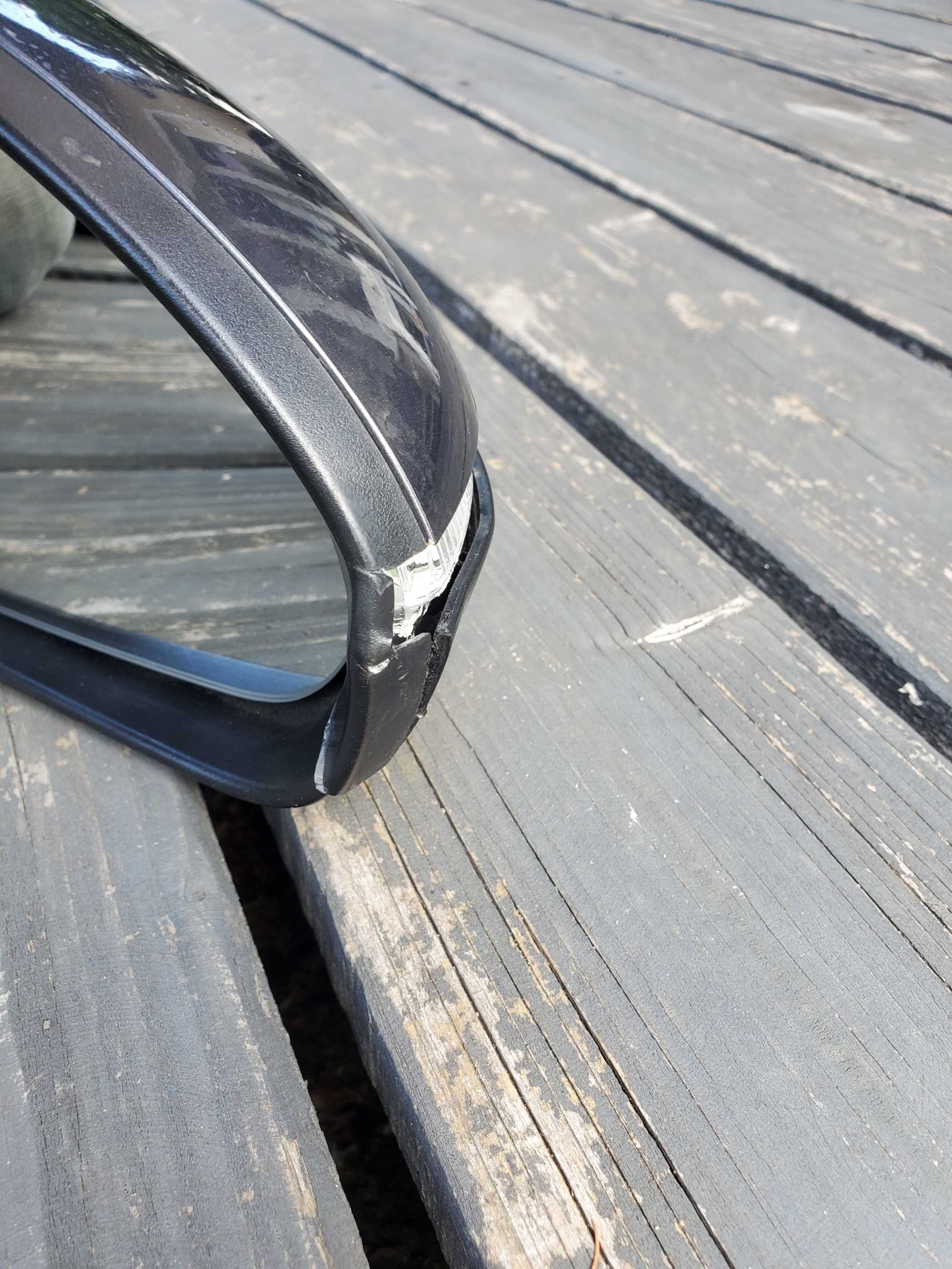 Hyundai  Ioniq Prawe lustro uszkodzona ramka szare reszta sprawna