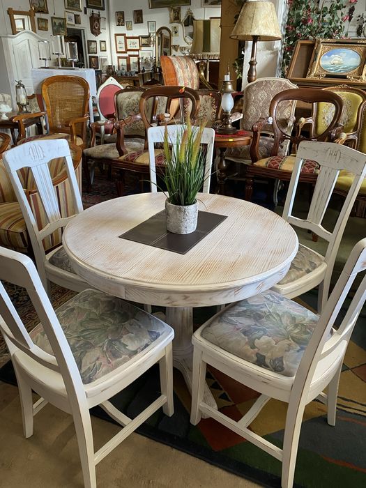 Okrągły rozkładany stół z 5 krzesłami w stylu prowansalskim