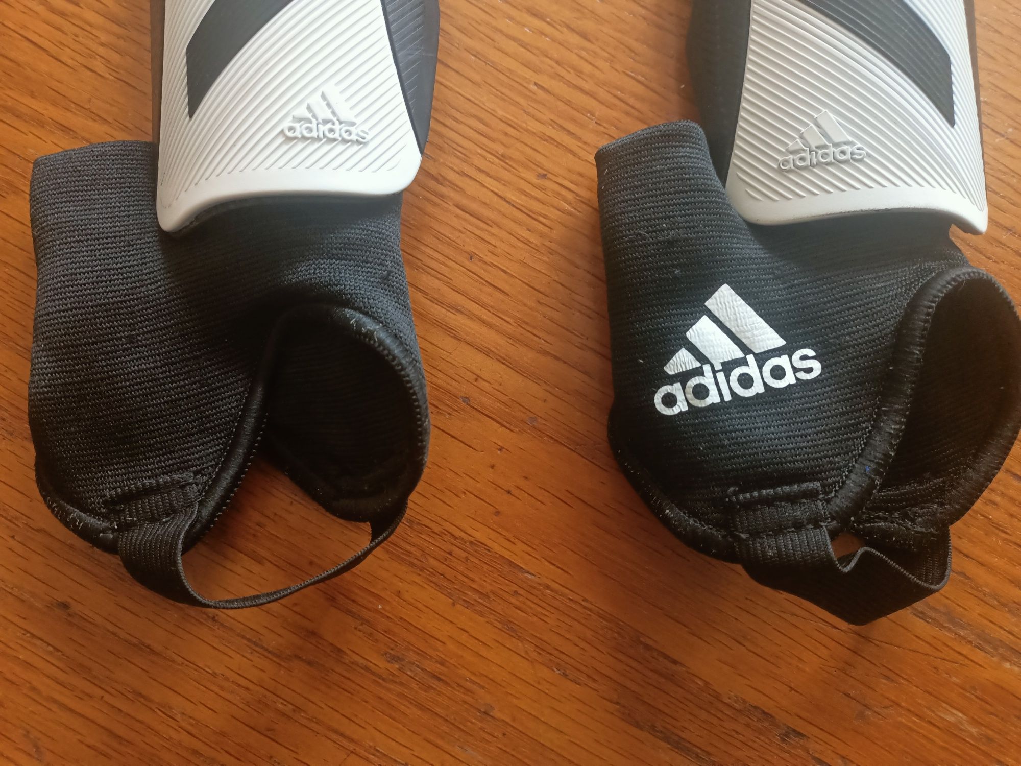 Ochraniacze piłkarskie adidas 11szer./21 dł.