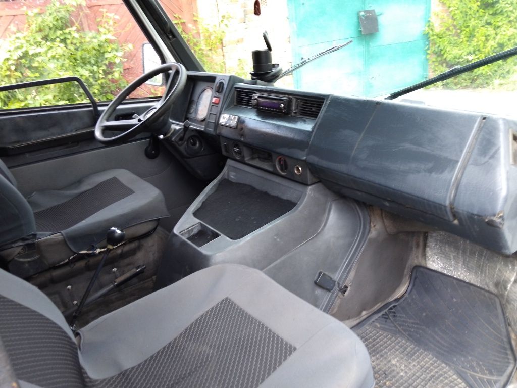 Продам Mercedes MB 100