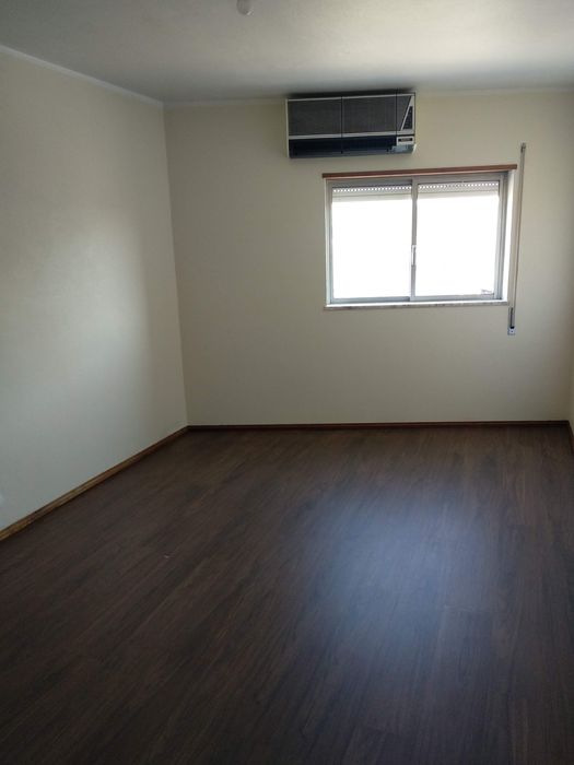 Apartamento T3, com dois WC,  para arrendamento