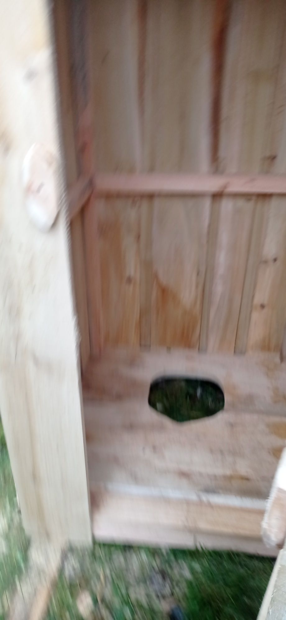Продам дерев'яний туалет