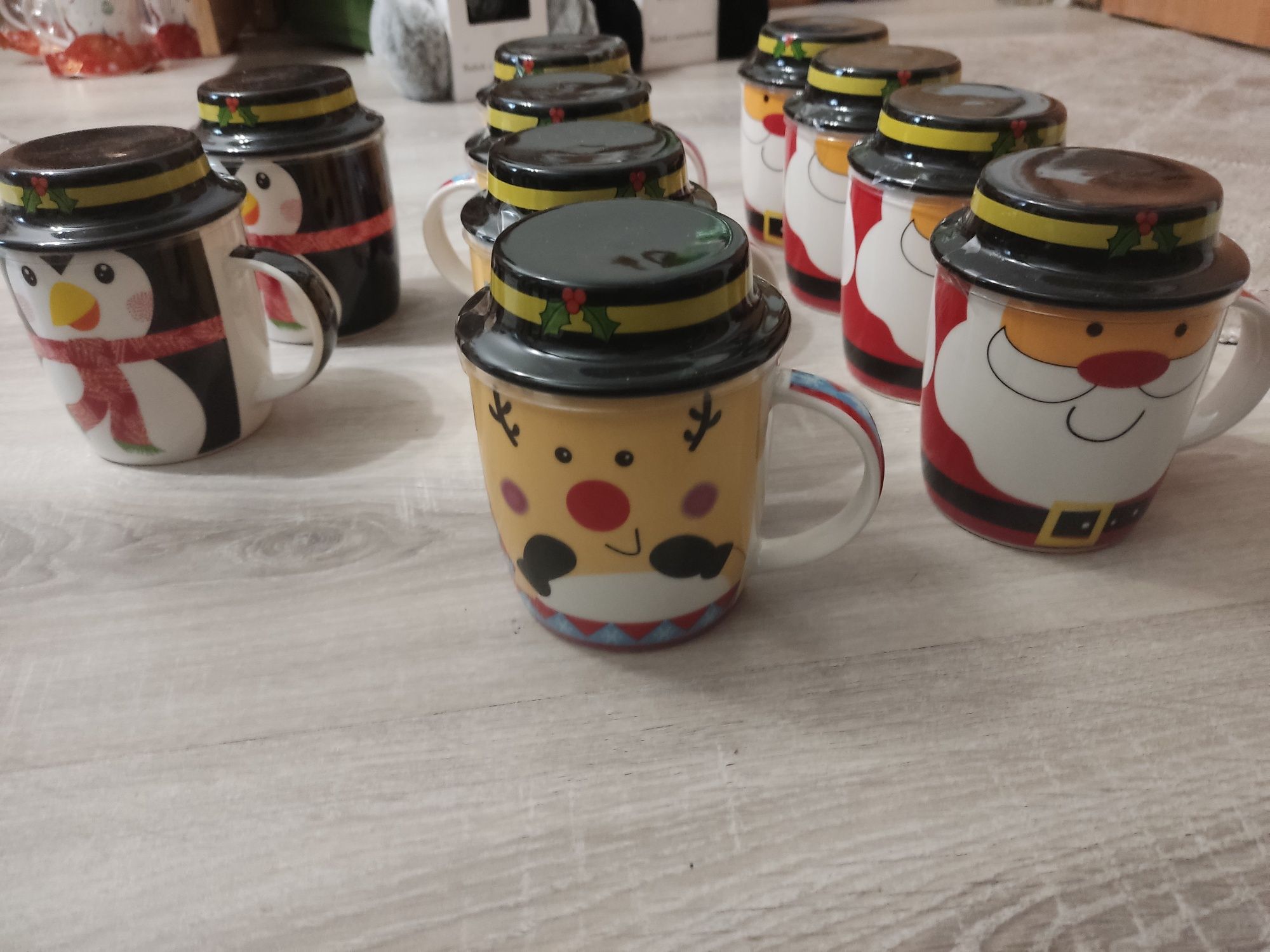 Eloy christmas kubek porcelanowy 300ml z pokrywką.