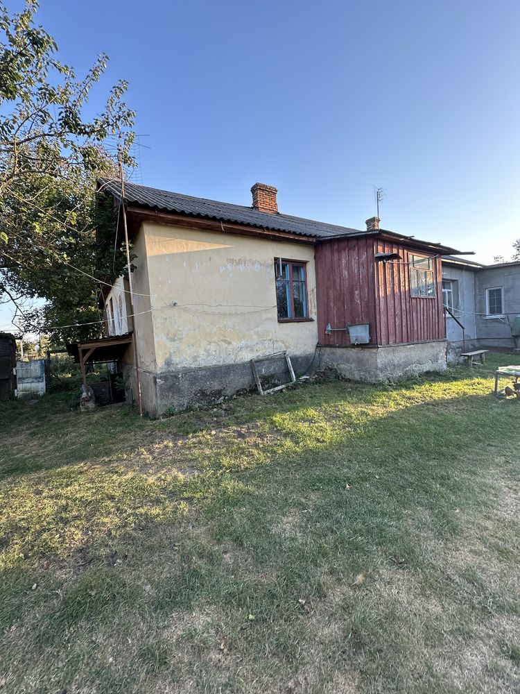 Продам половину будинку