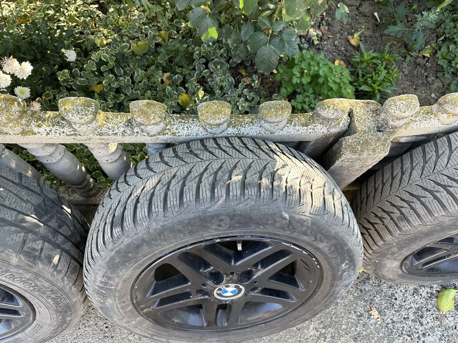 Продам диски з резиною BMW r15 5*120