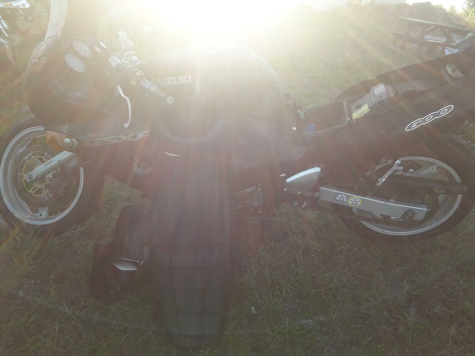 Suzuki gsxf600 gsxf 600 f silnik moduł felga gaźniki alternator części