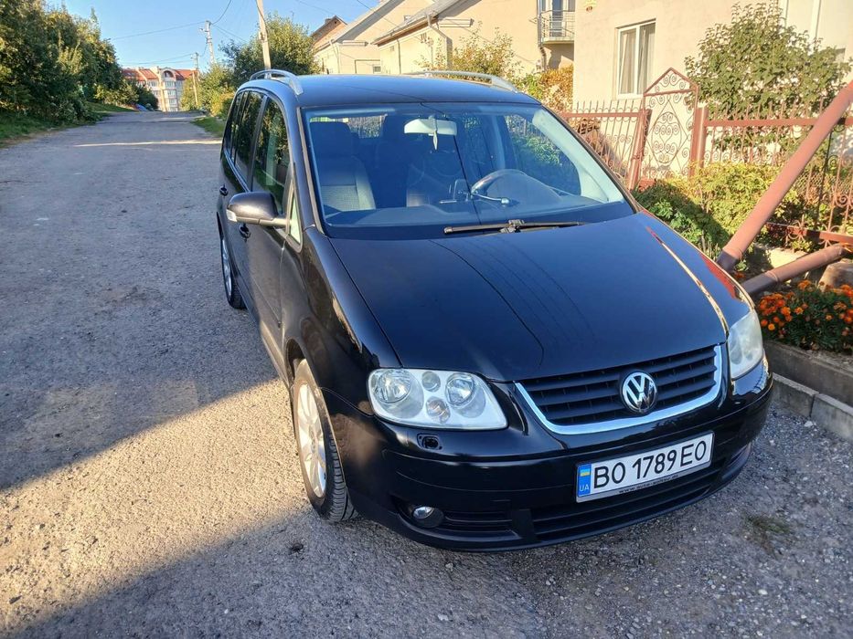 Volkswagen touran
