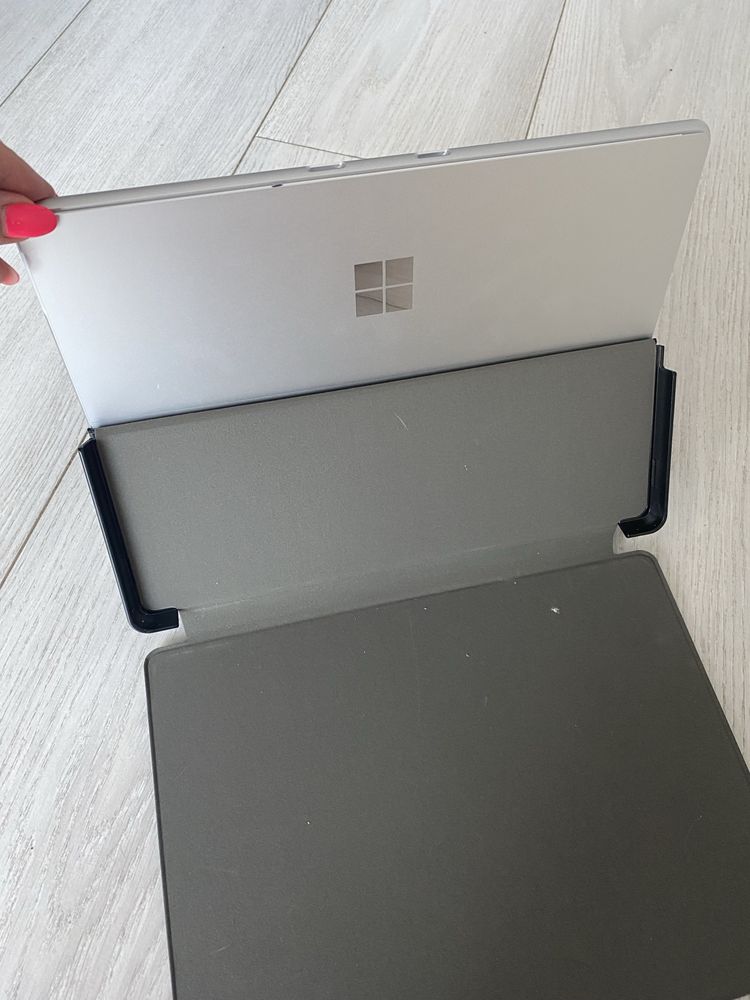 Laptop/Tablet  2w1 Microsoft Surface Pro