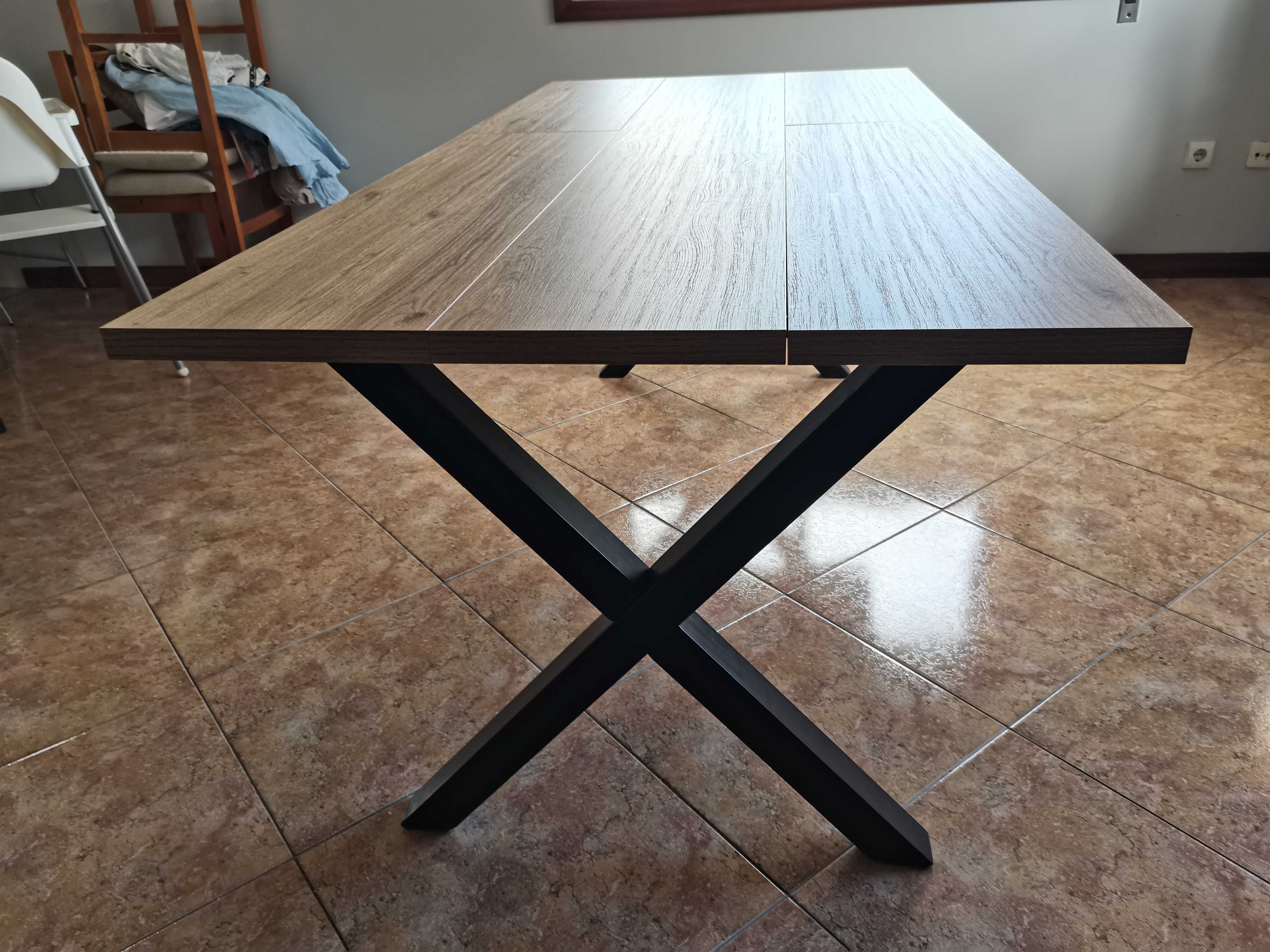 Mesa de jantar para 8 pessoas