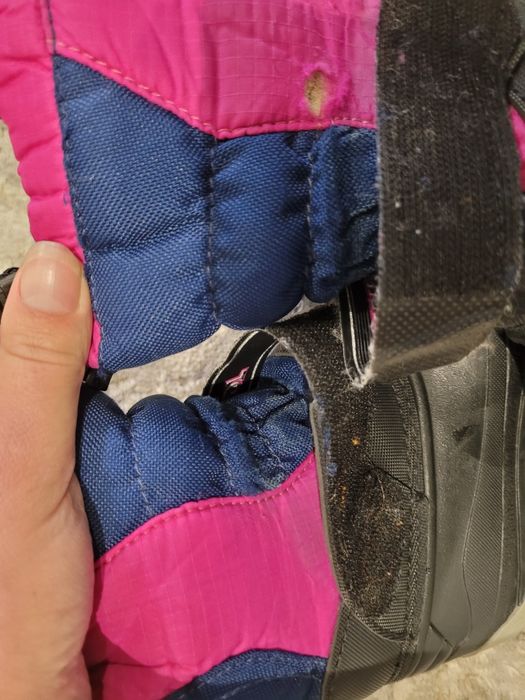 Продам зимові чобітки, сноубутси на дівчинку 28 розмір. Б/у