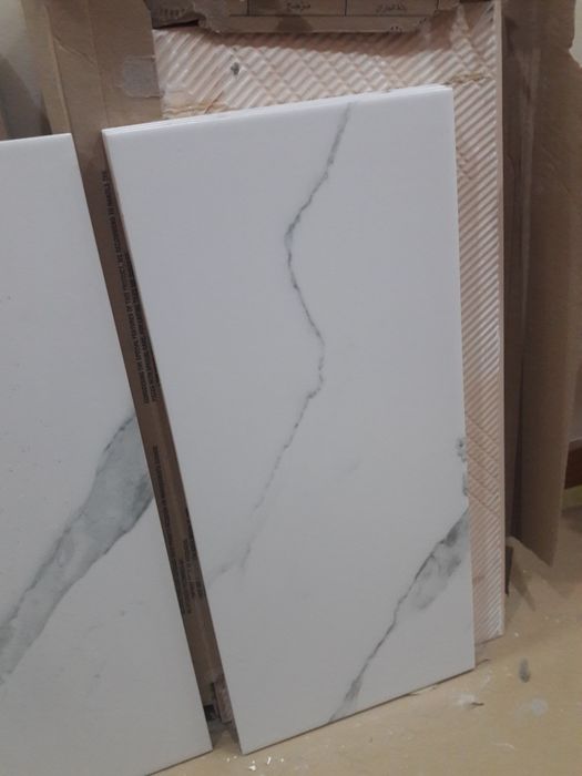 Azulejos brancos novos