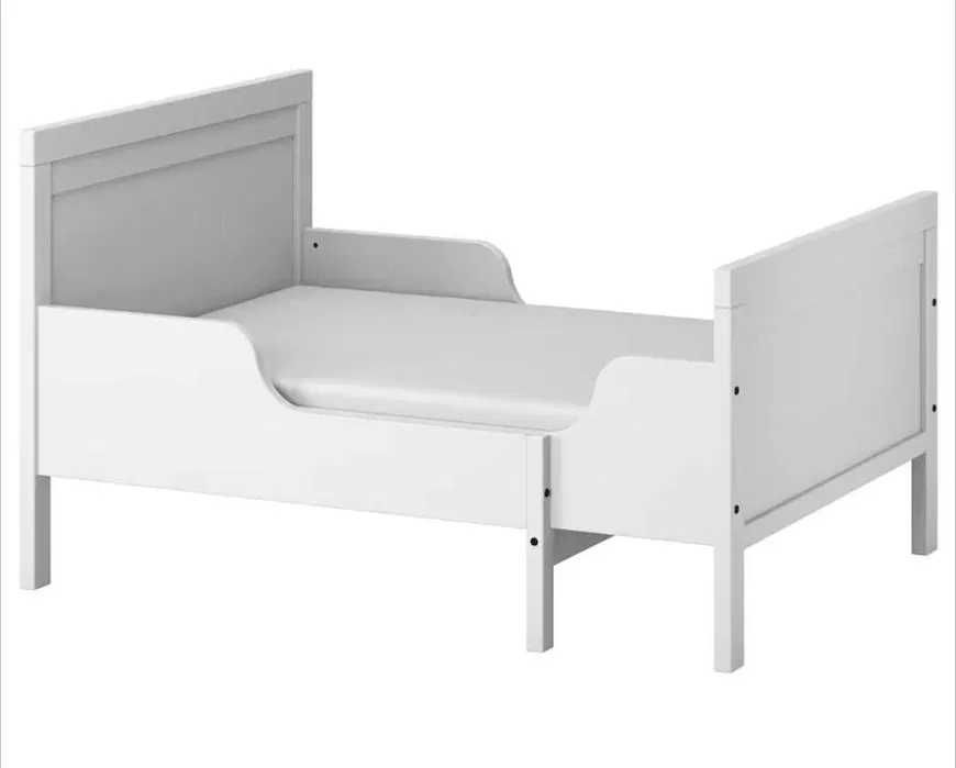 Cama de criança com colchão, semi-nova, em bom estado