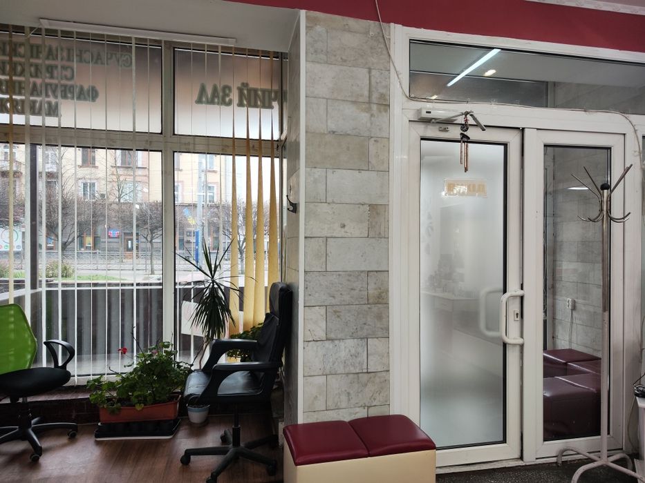 = Продам комерційне приміщення в центрі міста