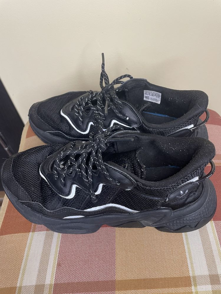 Кросівки Adidas Ozweego