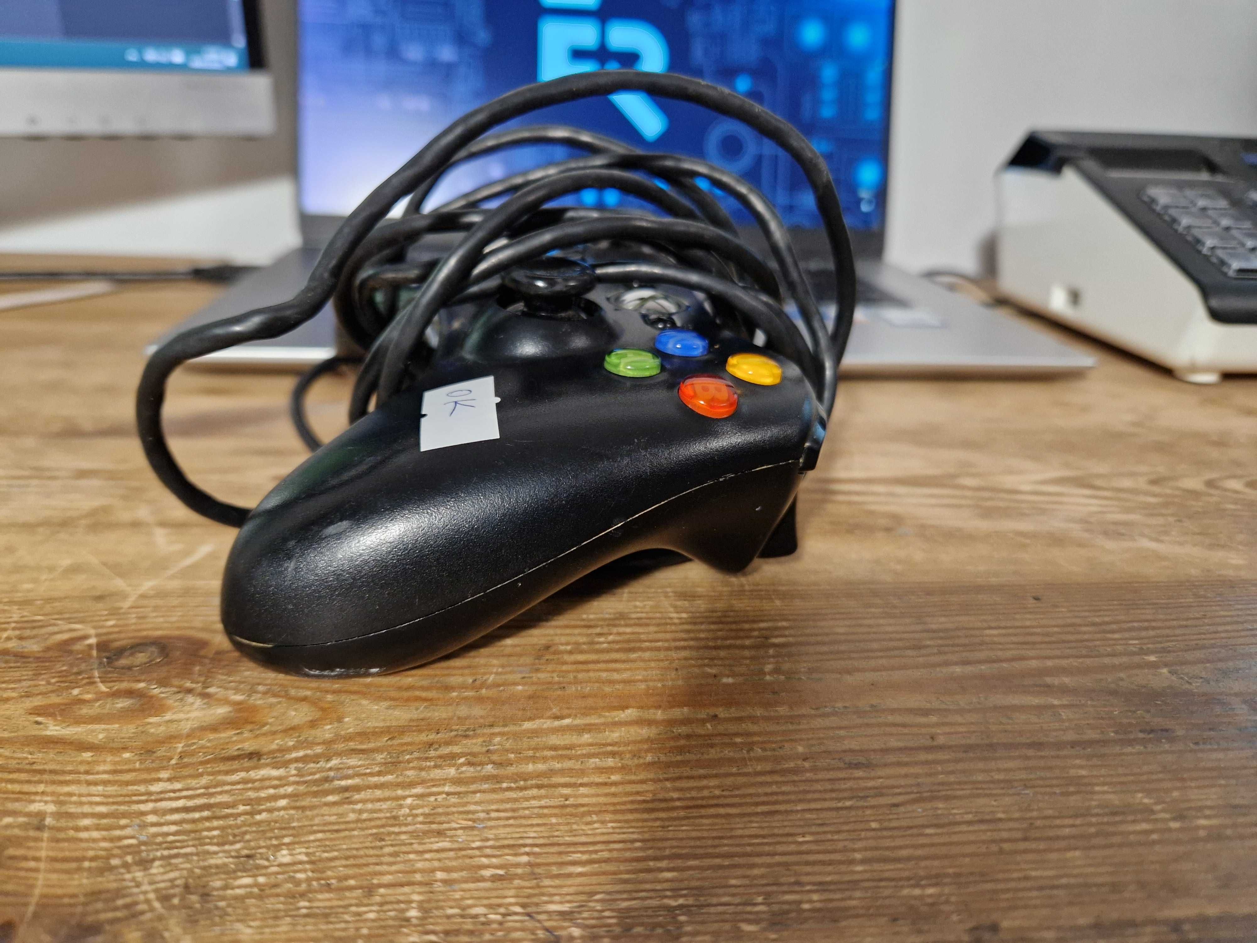 Pad przewodowy do konsoli Microsoft Xbox 360 czarny (2465)