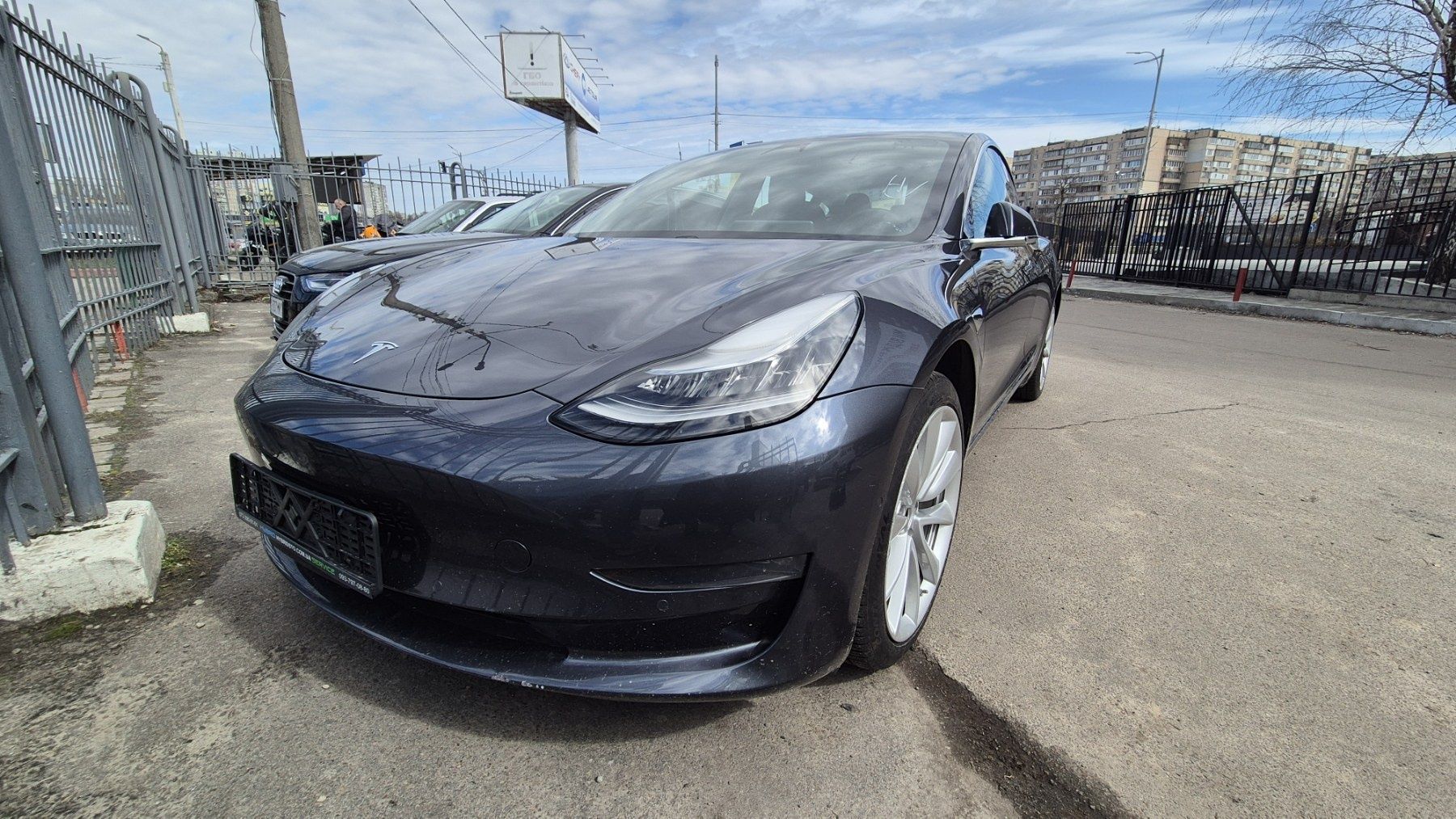 Tesla model 3  2019 space gray