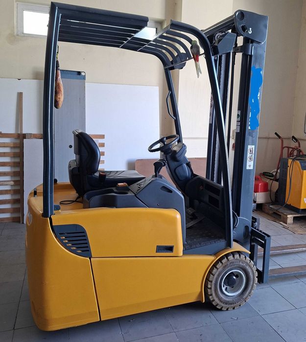 Empilhador Elétrico 1,5T Baterias como Novas