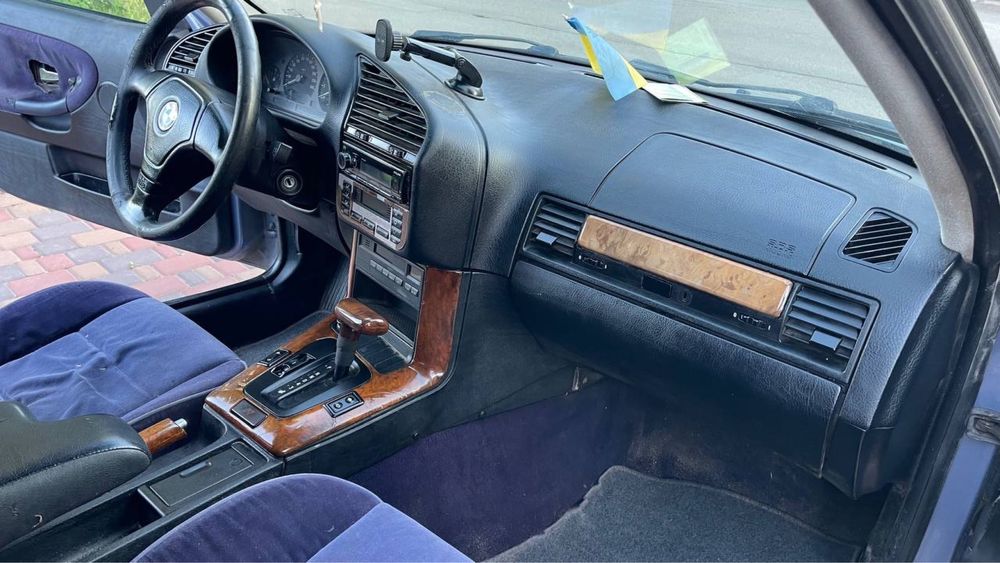 Bmw e36 1.8 avtomat на ходу