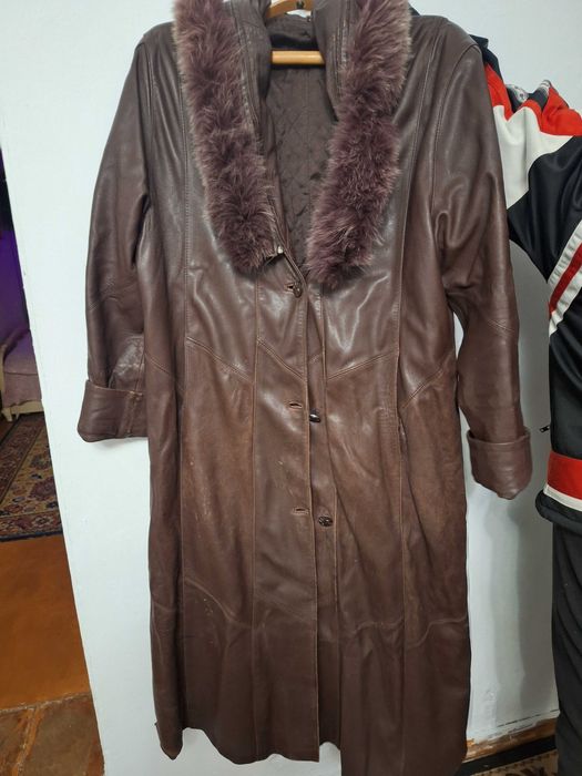 Женское кожаное пальто. Камуфляжная куртка. Халаты мужские спецовочные