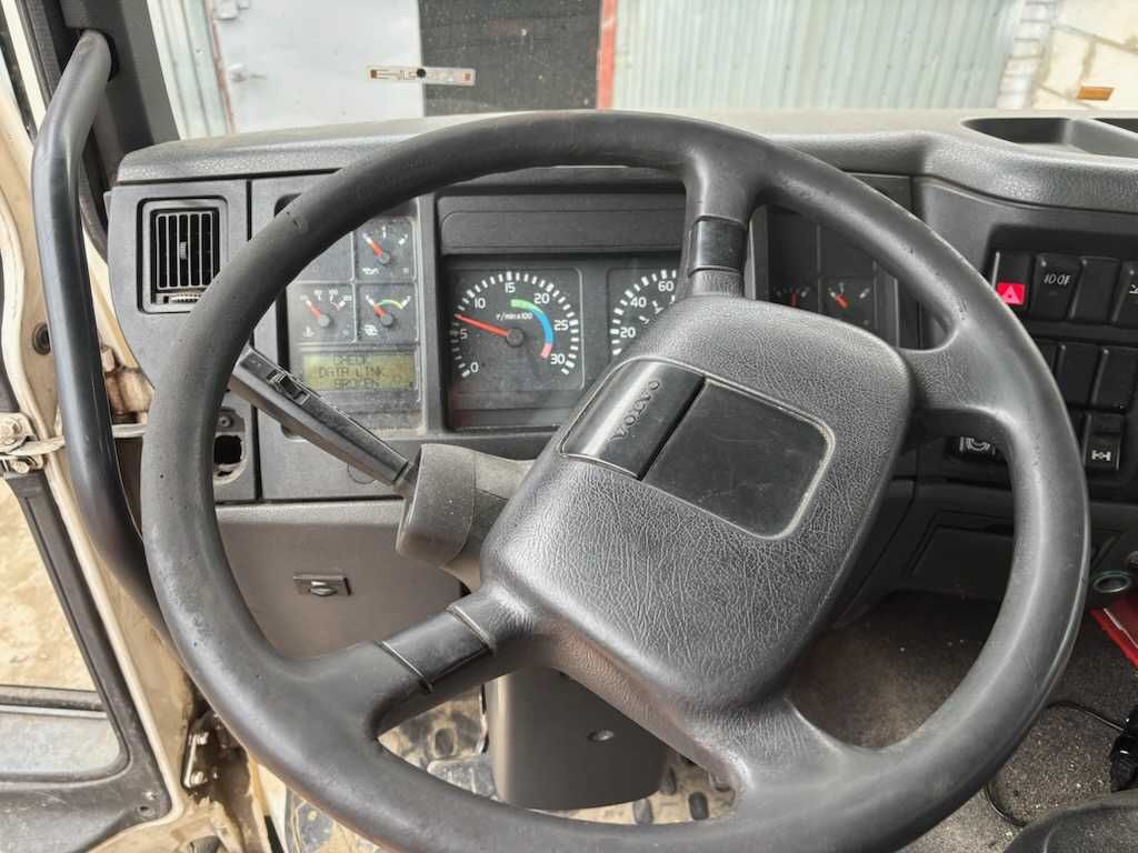 Volvo FL6L-4X2R Chłodnia Ładowność 11990
